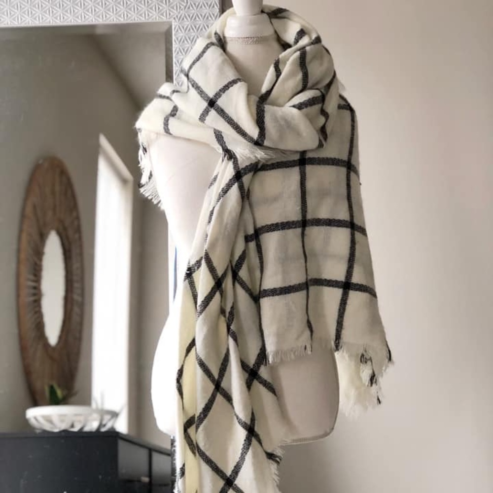 Cutest throw/scarf/shall ever.